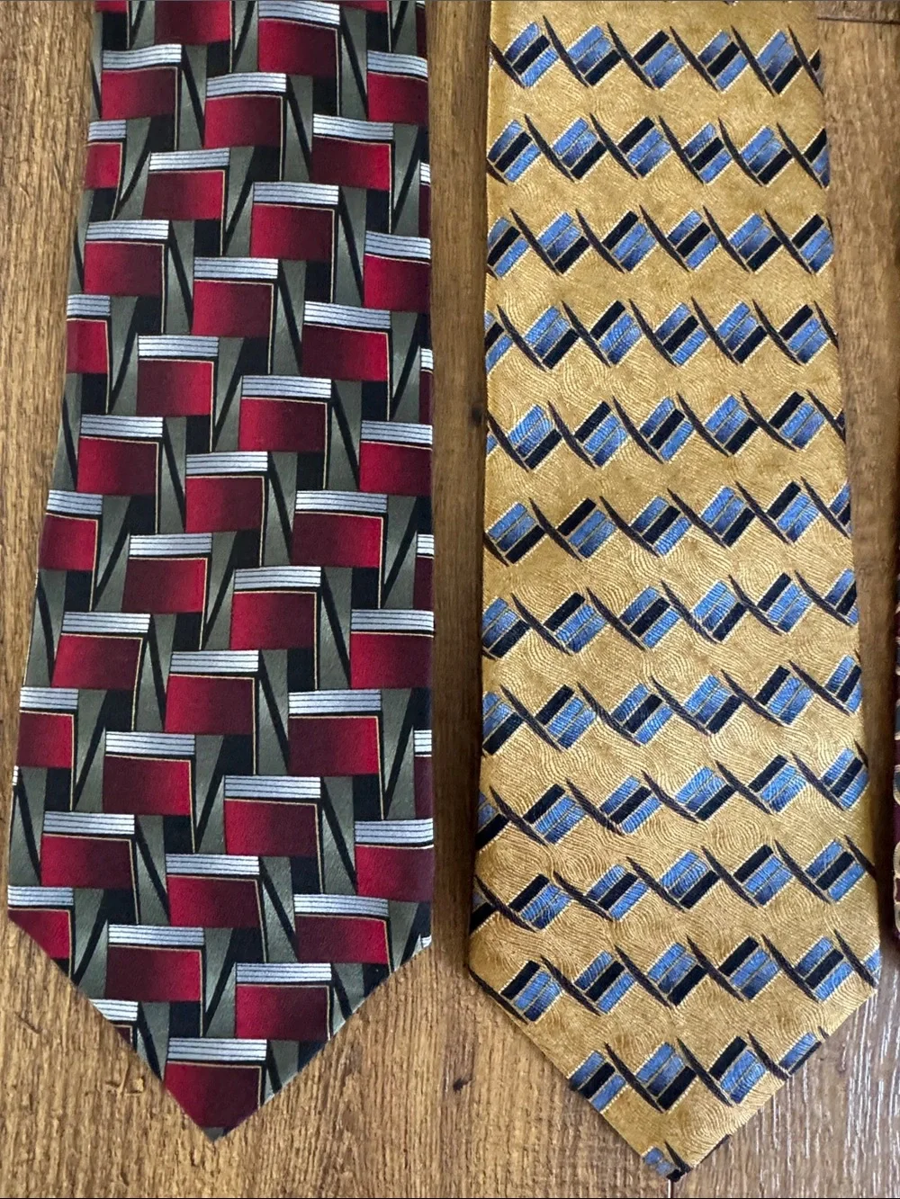 Bundle of Van Heusen men’s ties